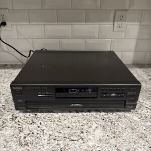Technics SL-PD687 5 Disc Carousel CD Changer-No Remote-1995-Tested/Working